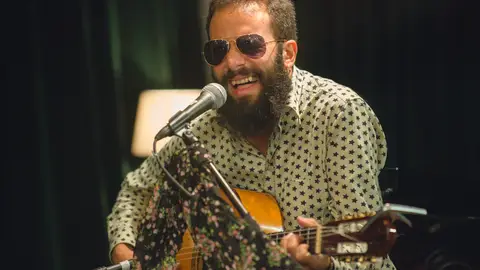 El canijo de Jerez canta en directo Reina del fango El canijo de Jerez canta en directo Reina del fango