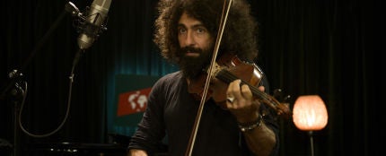 Ara Malikian tocando el violín