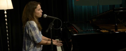 La pianista y cantante Ele en Un lugar llamado mundo La pianista y cantante Ele en Un lugar llamado mundo