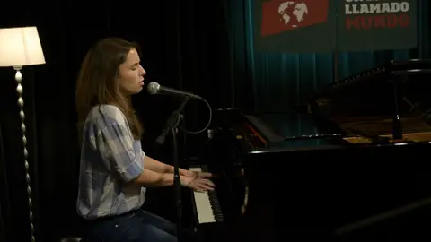 La pianista y cantante Ele en Un lugar llamado mundo La pianista y cantante Ele en Un lugar llamado mundo