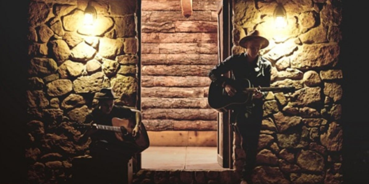 Justin Bieber y Cody Simpson estrenan 'Home to mama'