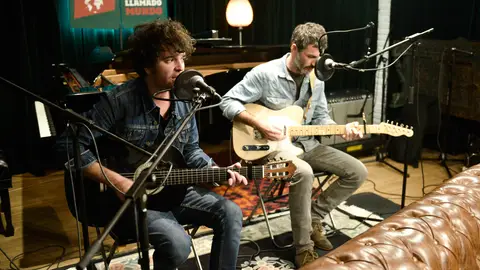 Carlos Cros cantando en Un lugar llamado mundo Carlos Cros cantando en Un lugar llamado mundo