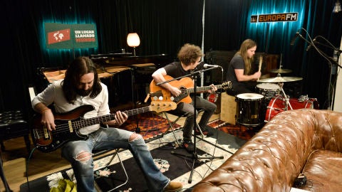 SCR canta Algo pasa aqu&iacute; 