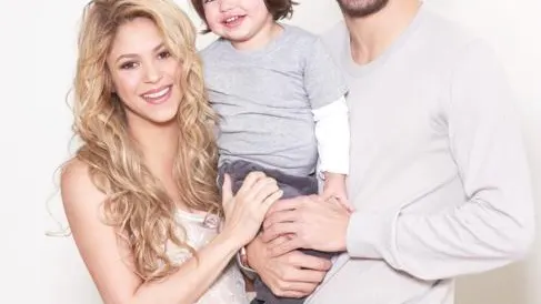 Así de felices posan los tres Así de felices posan los tres