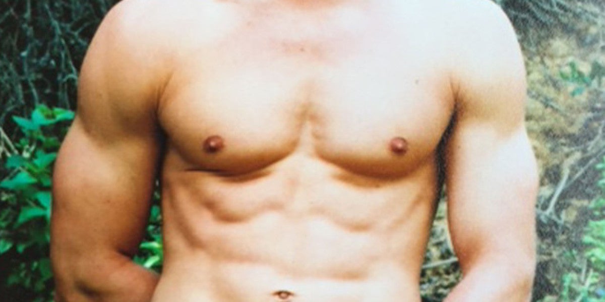 Taylor Kinney muy sexy