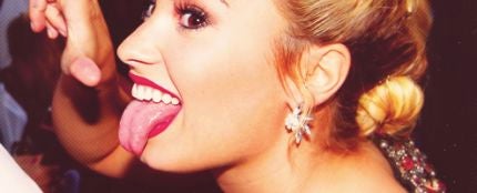 Demi Lovato posa &#39;like a rolling stone&#39;