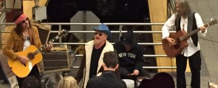 U2 en el Metro de Manhattan
