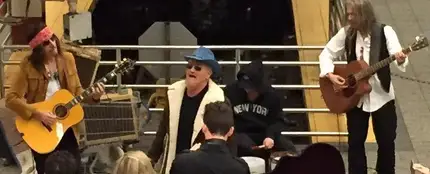 U2 en el Metro de Manhattan U2 en el Metro de Manhattan