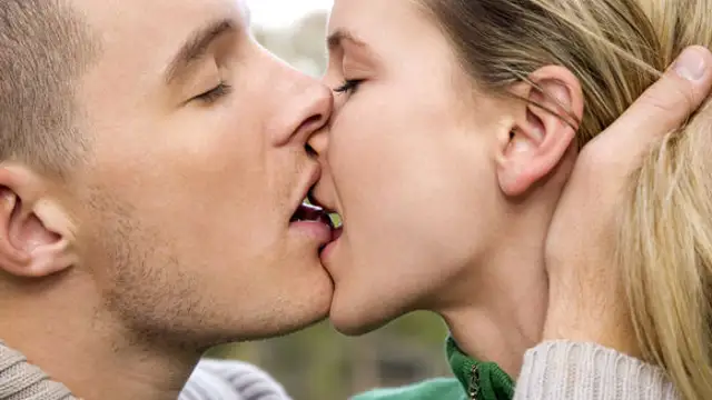 Pareja besos