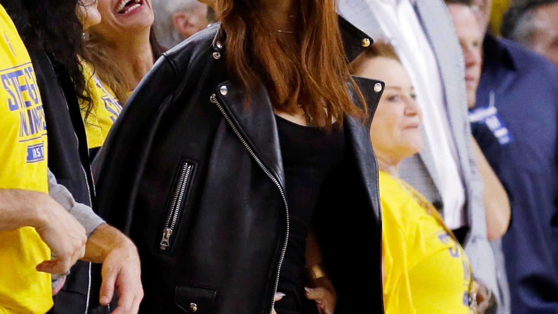 Rihanna no se pierde el baloncesto