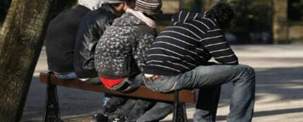 J&oacute;venes espa&ntilde;oles en un parque