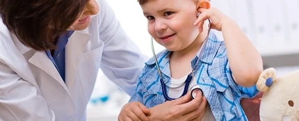 Niño en el pediatra Niño en el pediatra