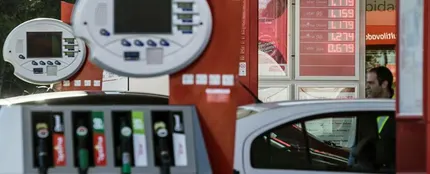 Imagen de una gasolinera Imagen de una gasolinera