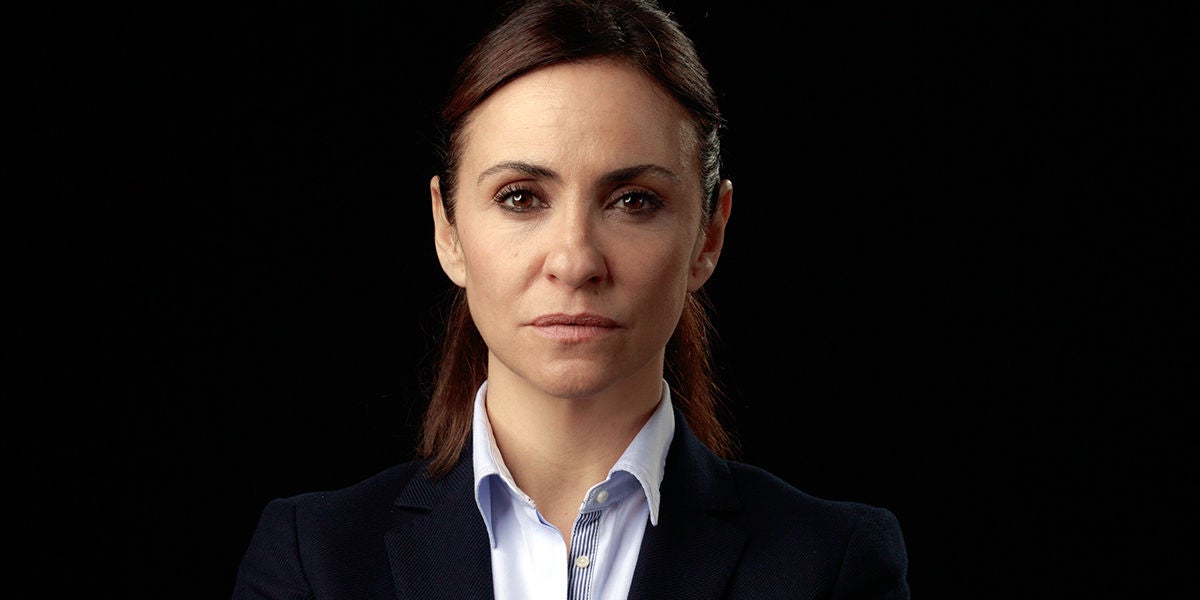 Melanie Olivares es Patricia, comercial