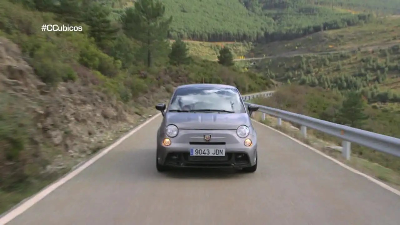 Probamos el Abarth 695 Biposto, sinónimo de devorar curvas - Utilitarios Centímetros Cúbicos Probamos el Abarth 695 Biposto, sinónimo de devorar curvas - Utilitarios Centímetros Cúbicos