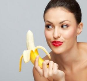 China prohíbe vídeos de gente comiendo plátanos de forma seductora China prohíbe vídeos de gente comiendo plátanos de forma seductora