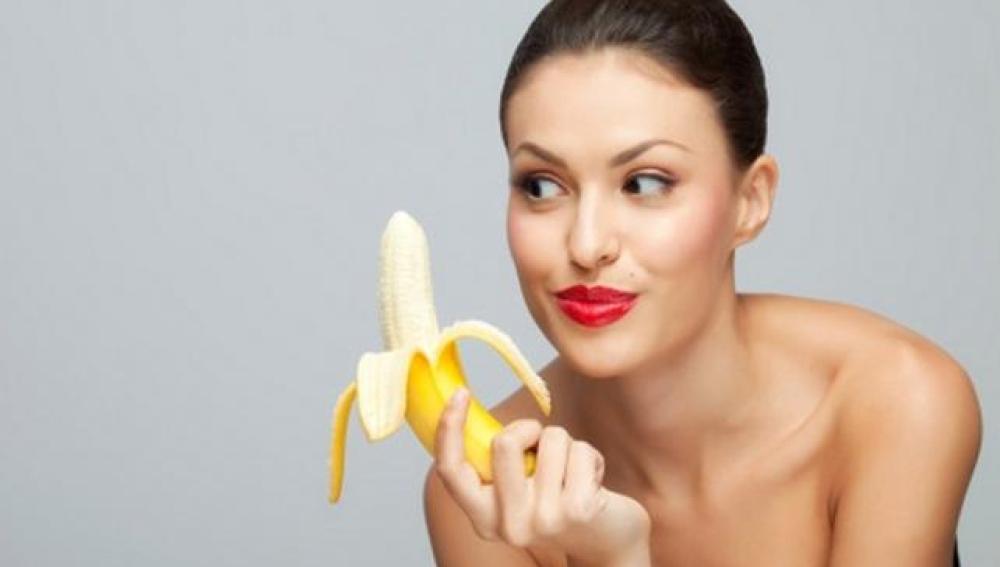 China prohíbe vídeos de gente comiendo plátanos de forma seductora 
