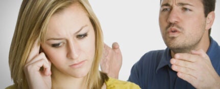 Vampiros emocionales, maltratador, una pareja discute Vampiros emocionales, maltratador, una pareja discute