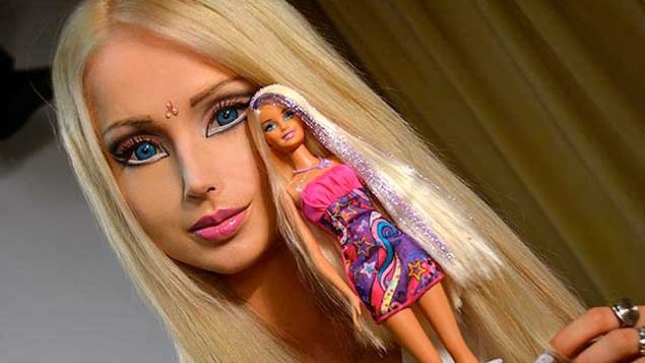 La Barbie humana Valeria Lukyanova muestra su cara real sin