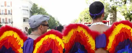 Gay con mucha 'pluma' Gay con mucha 'pluma'