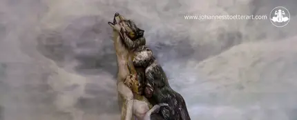 El lobo creado por el artista a través del body painting El lobo creado por el artista a través del body painting