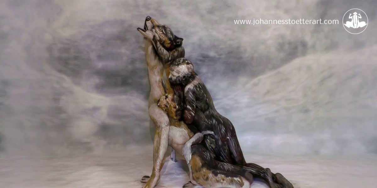 El lobo creado por el artista a través del body painting