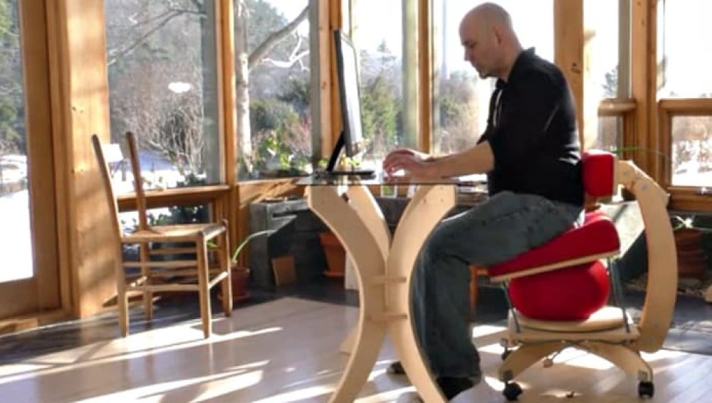 Sprang Chair, la silla que te permite perder peso mientras trabajas