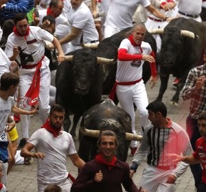 Los toros de Victoriano del Río en el sexto encierro de San Fermín 2016. Los toros de Victoriano del Río en el sexto encierro de San Fermín 2016.