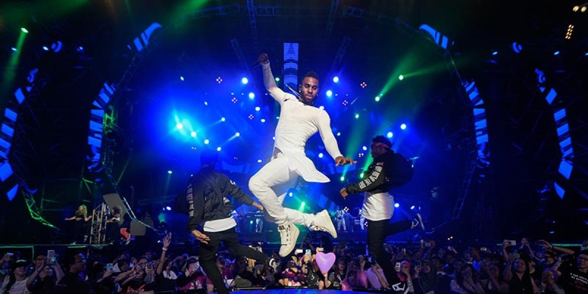 Jason Derulo en una actuación