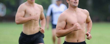 Corriendo sin camiseta