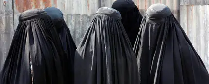 Mujeres llevando burka Mujeres llevando burka