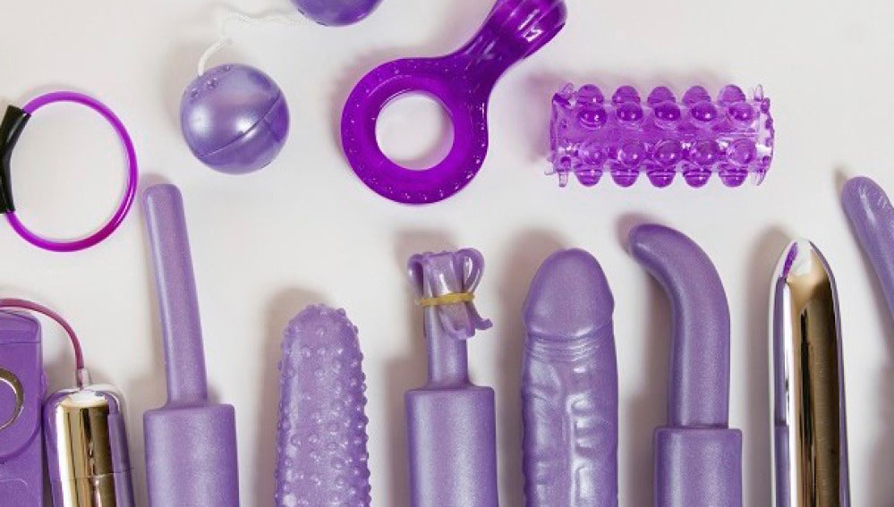 ¿Tienen miedo los chicos a los juguetes eróticos en la cama?