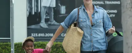 Charlize Theron con su hijo Jackson Charlize Theron con su hijo Jackson