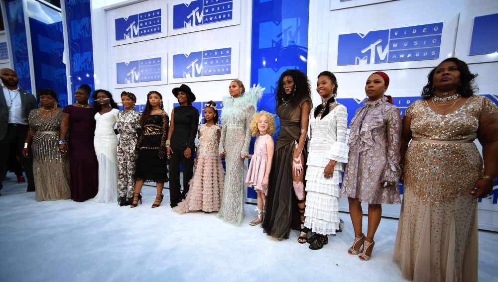 Beyoncé junto a las madres que han perdido a sus hijos víctimas de la brutalidad policial
