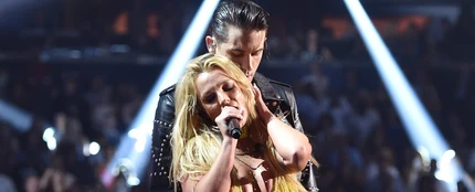 Britney Spears y G-Eazy durante su actuación en los MTV VMAs 2016 Britney Spears y G-Eazy durante su actuación en los MTV VMAs 2016