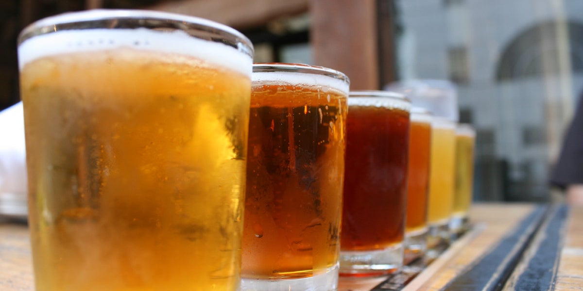 Imagen de archivo de varias cervezas