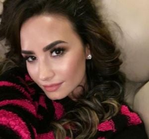 Demi Lovato se hace un selfie muy sexy Demi Lovato se hace un selfie muy sexy