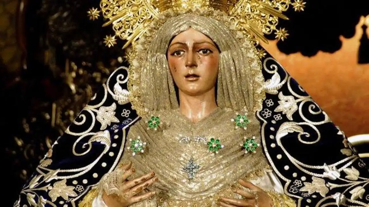 Virgen de la macarena Virgen de la macarena