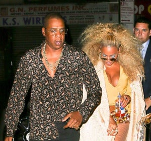 Jay Z y Beyoncé saliendo de una fiesta Jay Z y Beyoncé saliendo de una fiesta
