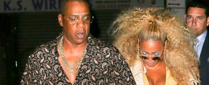 Jay Z y Beyoncé saliendo de una fiesta