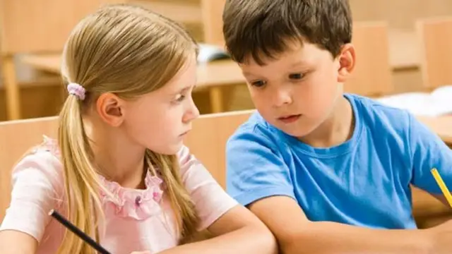 Niños en el colegio