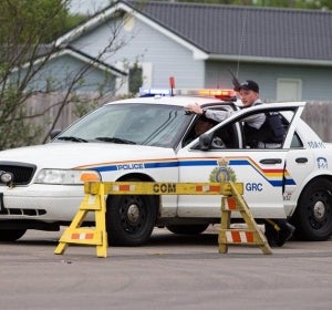 Imagen de archivo de una patrulla de la Policía de Canadá Imagen de archivo de una patrulla de la Policía de Canadá