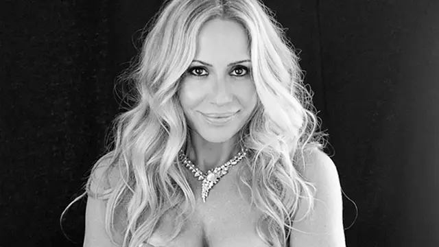 Marta Sánchez posa desnuda contra el cáncer