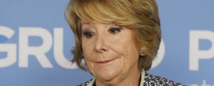 Esperanza Aguirre habla ante los medios