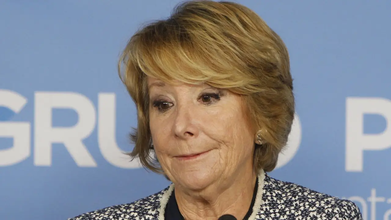 Esperanza Aguirre habla ante los medios Esperanza Aguirre habla ante los medios