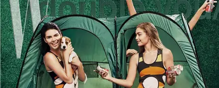 Kendall Jennery Gigi Hadid sin rodillas en la portada de W Magazine Kendall Jennery Gigi Hadid sin rodillas en la portada de W Magazine