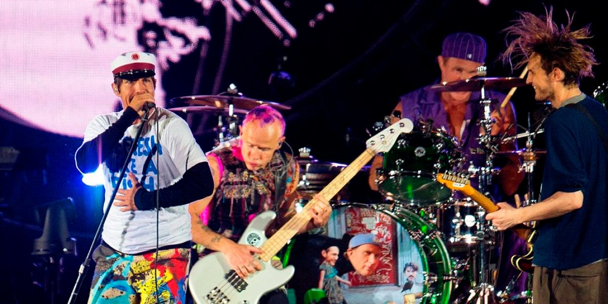Los Red Hot Chili Peppers durante un concierto