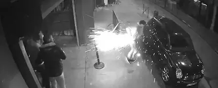 Momento en el que el cigarrillo electrónico explota Momento en el que el cigarrillo electrónico explota
