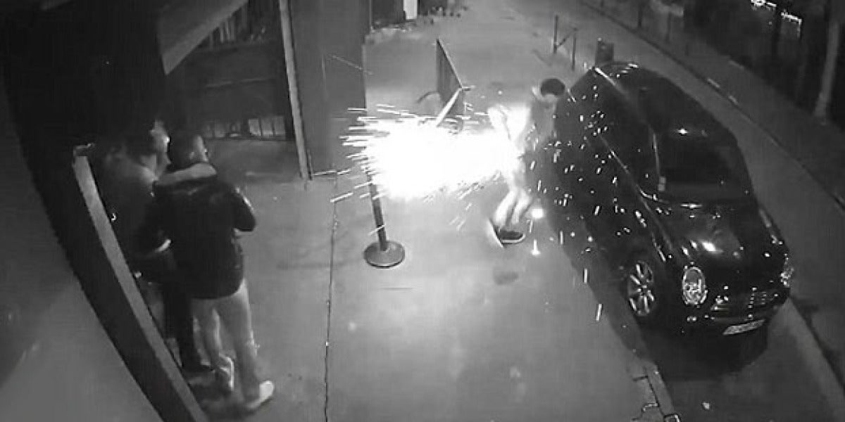 Momento en el que el cigarrillo electrónico explota
