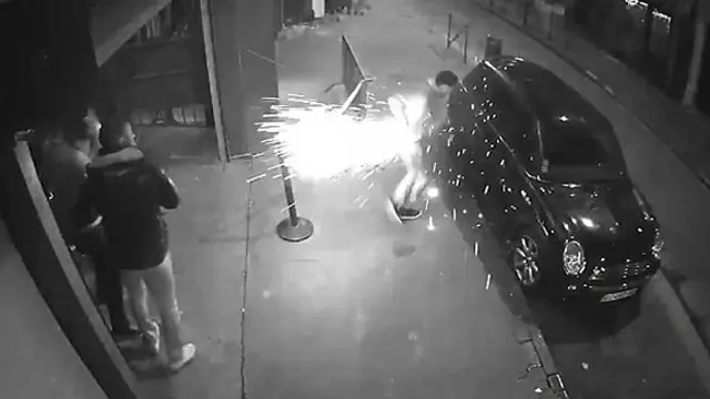 Momento en el que el cigarrillo electrónico explota